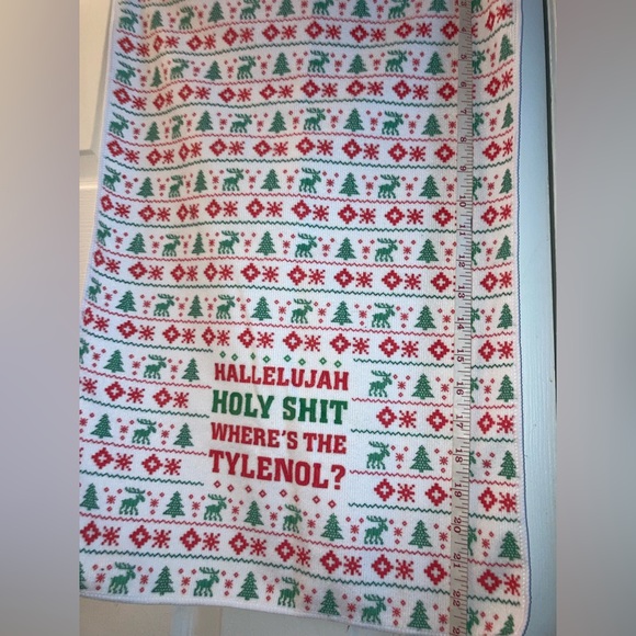 Festive Holiday Hand Towels - Picture 4 of 4
